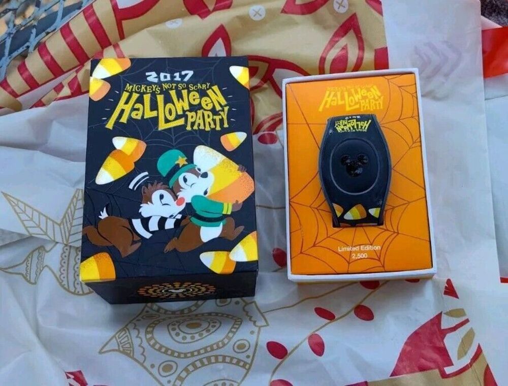 Disney Mickey's Not So Scary Halloween Party 2017 Chip & Dale Magic Band LE 2500